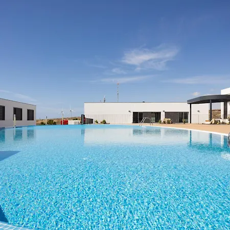 Nordes Sea View And Pool Apartament